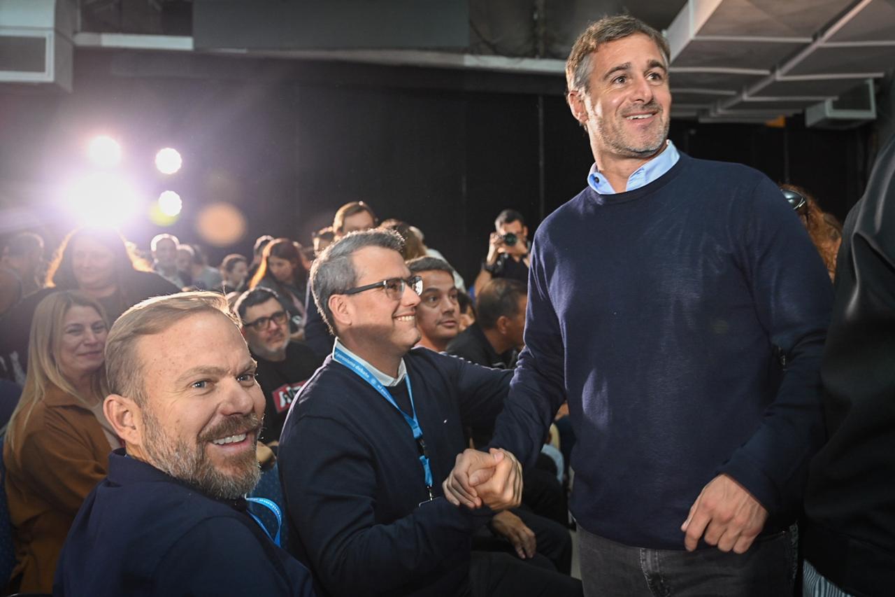 NOTICIAS PILAR: ACHAVAL JUNTO A INTENDENTES  Y DIRIGENTES DE TODO EL PAIS EN EL DIA DEL TRABAJADOR PARA DISCUTIR EL FUTURO DE ARGENTINA