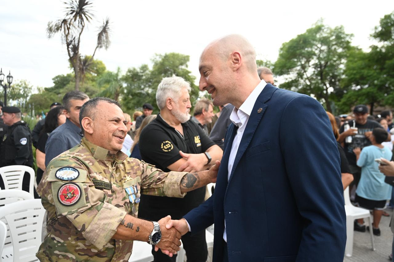 NOTICIAS ESCOBAR:ACTO POR MALVINAS EN ESCOBAR