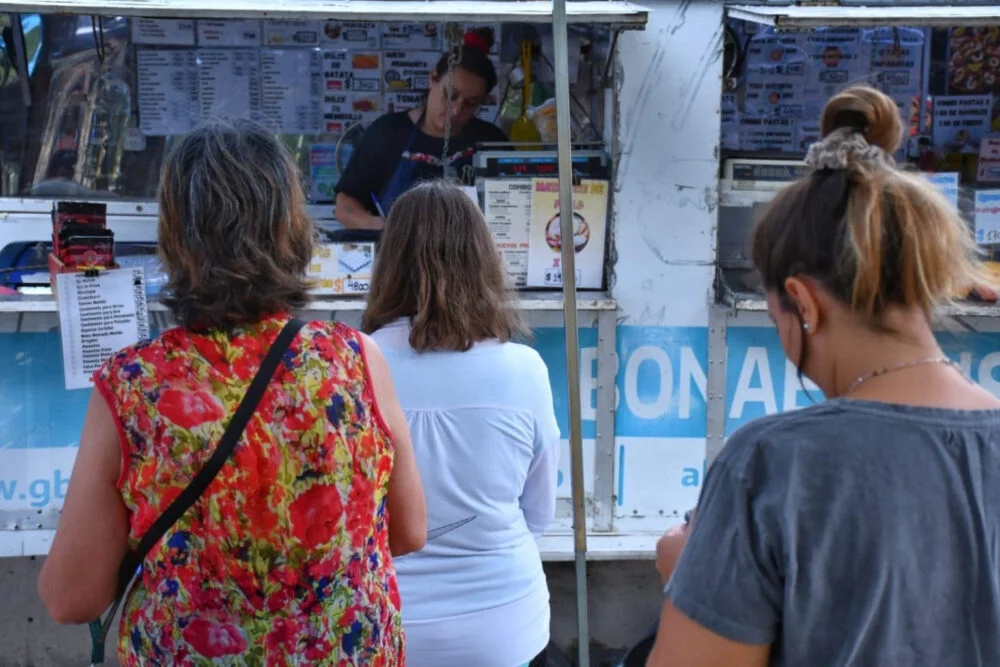 Contin&uacute;an las Ferias y Mercados en los barrios de Mor&oacute;n