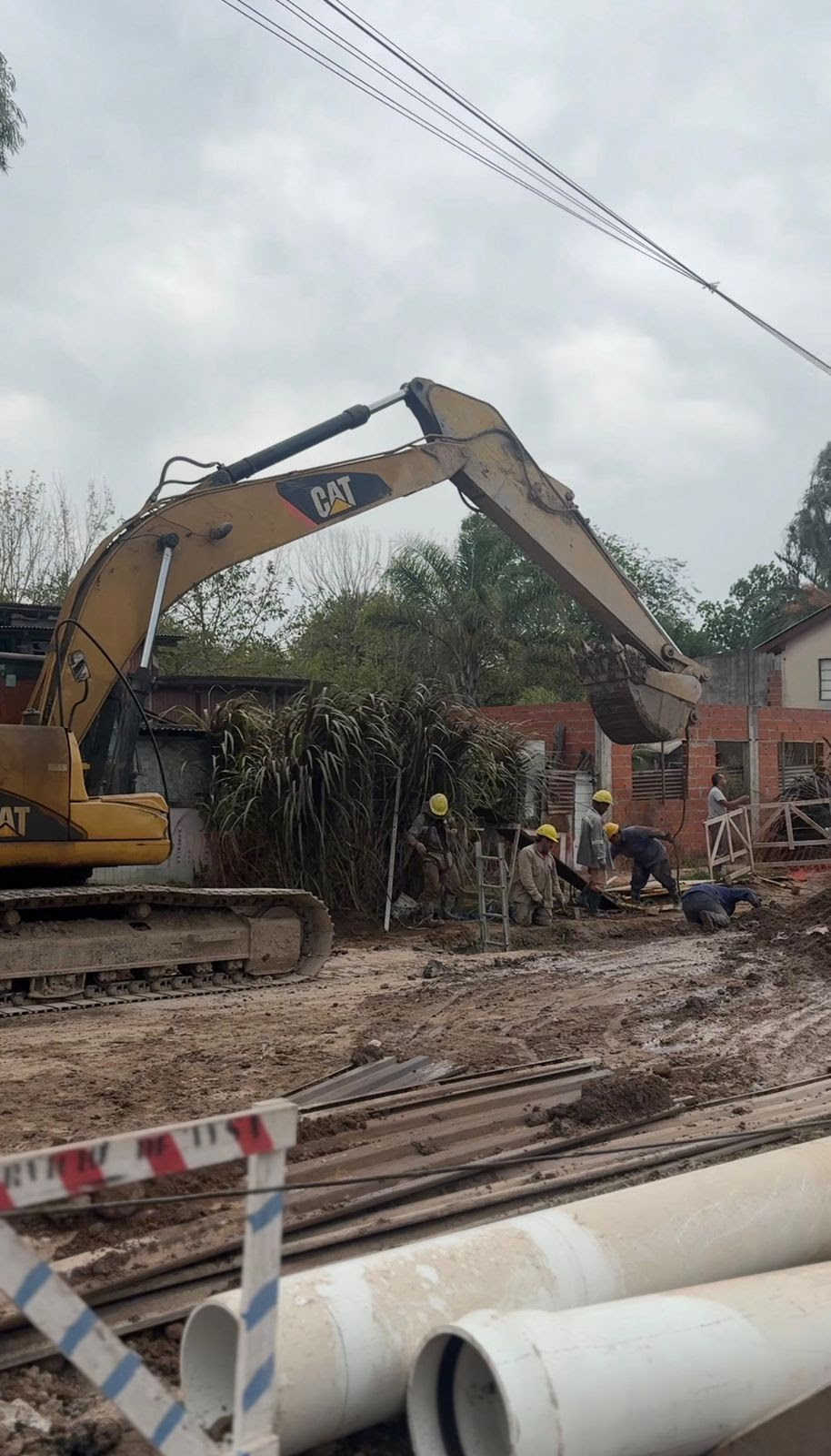 NOTICIAS ESCOBAR:FINALIZAN OBRAS CLOACALES EN ING. MASCWITZ TRAS LAS GESTIONES DE SUJARCHUK ANTE AYSA