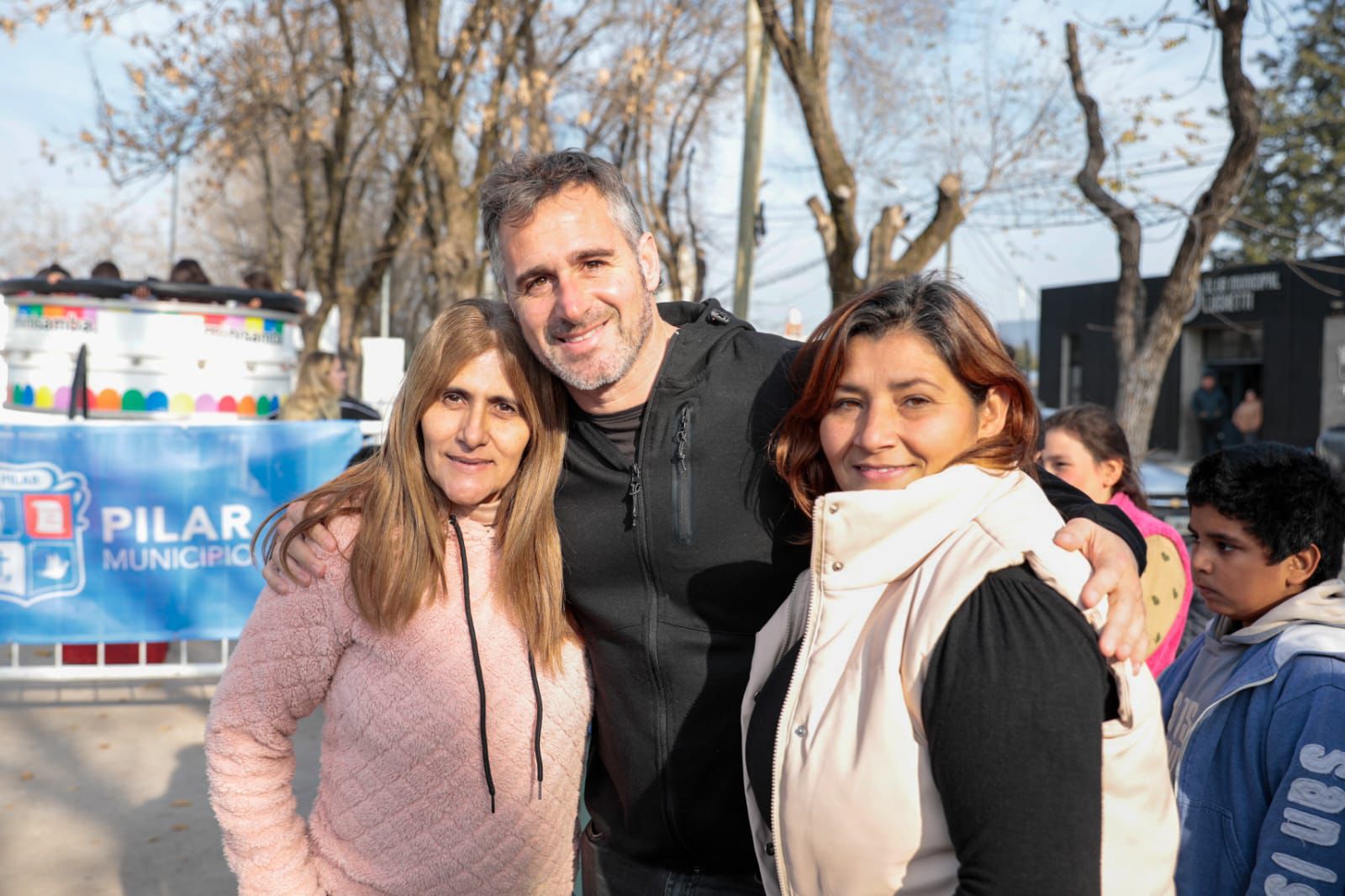 NOTICIAS PILAR:Achával compartió una tarde llena de cultura con las familias de Villa Rosa*