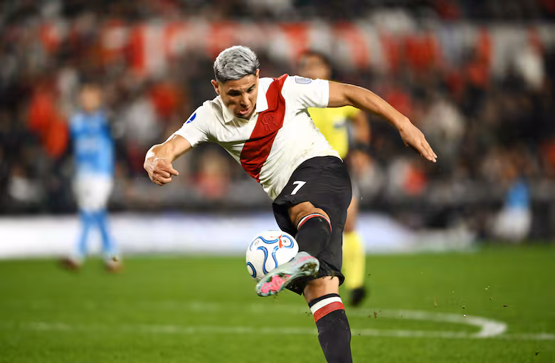 Maxi Salas lleg&oacute; a Independiente Rivadavia y dispar&oacute; duras cr&iacute;ticas a River por la separaci&oacute;n del plantel