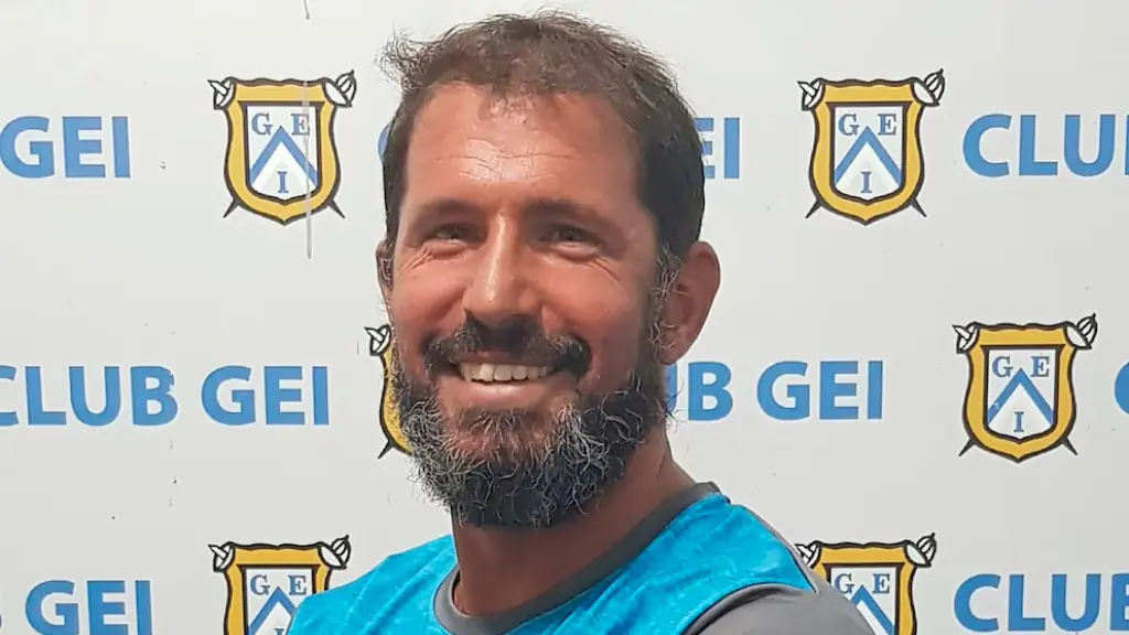El campe&oacute;n en Boca que maneja una empresa de demoliciones en Castelar: &laquo;Antes tiraba jugadores y hoy tiro casas&raquo;
