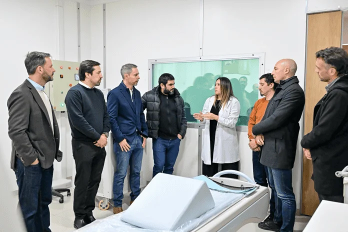 Sujarchuk y Kreplak recorrieron la Cl&iacute;nica Belgrano: &ldquo;Mientras el Gobierno recorta, nosotros seguimos ampliando el servicio de salud p&uacute;blica&rdquo;