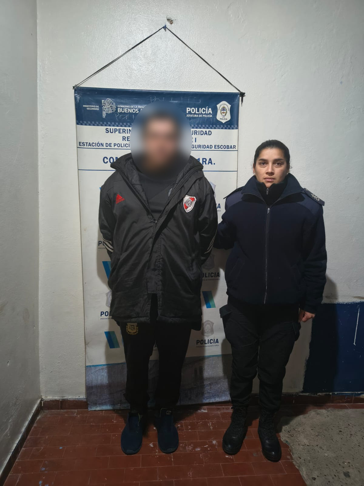 NOTICIAS ESCOBAR: MAQUINISTA SAVIO : DOS DETENIDOS POR AGREDIR A POLICIAS DURANTE LOS FESTEJOS