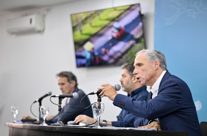 NOTICIAS PILAR: KICILLOF CONVERTIRA EN AUTOPISTA LA RUTA 11 ENTRE PINAMAR Y MAR DE AJO