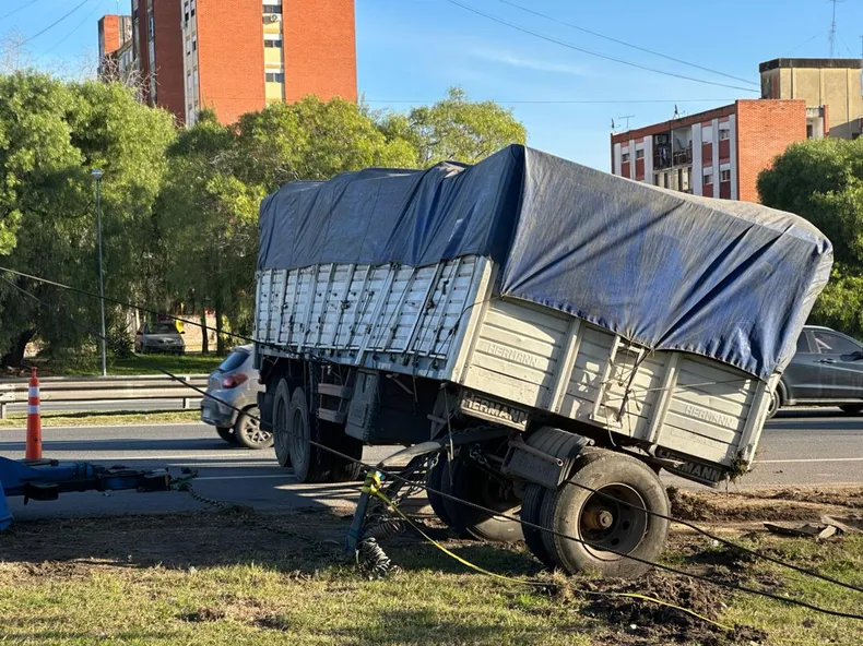 NOTICIAS PILAR: ACCIDENTE EN PANAMERICANA ALTURA FONAVI MANO A PCIA.