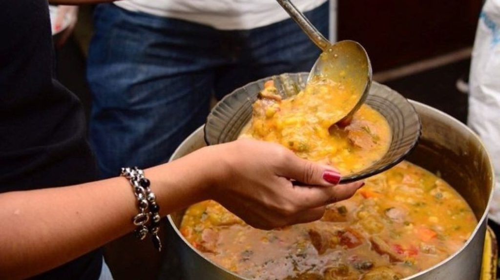 NOTICIAS ESCOBAR:BOMBERO DE ESCOBAR ORGANIZA UNA VENTA DE LOCRO A BENEFICIO DEL CUARTEL POR EL  DE MAYO 