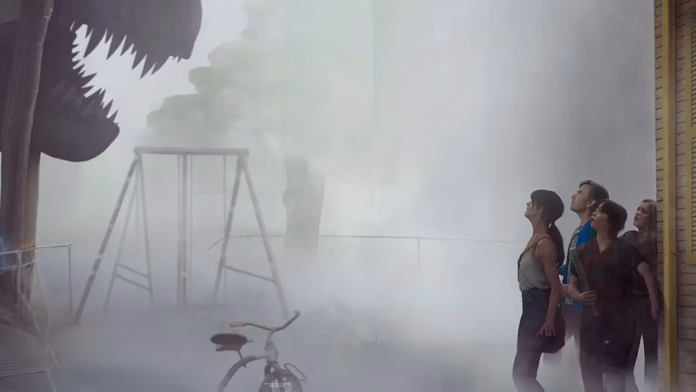 Cr&iacute;tica de &lsquo;El final de Oak Street&rsquo;: un homenaje a &lsquo;Parque Jur&aacute;sico&rsquo; que se salta todas las reglas a base de riesgo y originalidad kamikaze