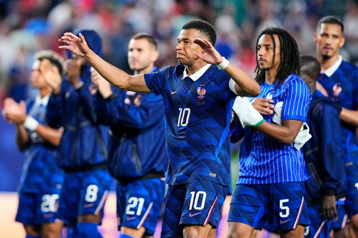 NOTICIAS PILAR: CON MBAPPE OTRA VEZ FIGURA, FRANCIA GOLEO A IRAK Y SE CLASIFICO