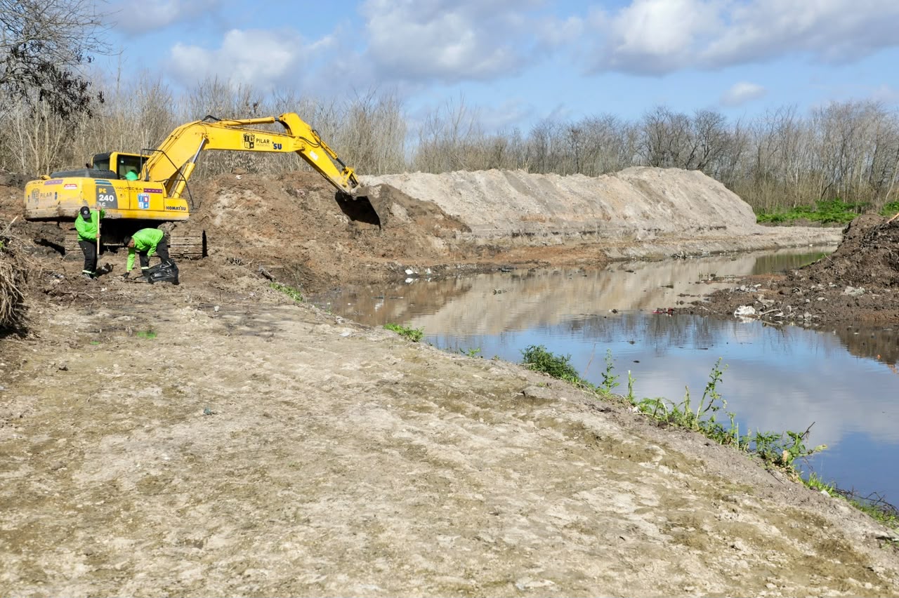 NOTICIAS PILAR: EL MUNICIPIO  REALIZO NUEVOS TRABAJOS HIDRAULICOS EN EL ARROYO PINAZO