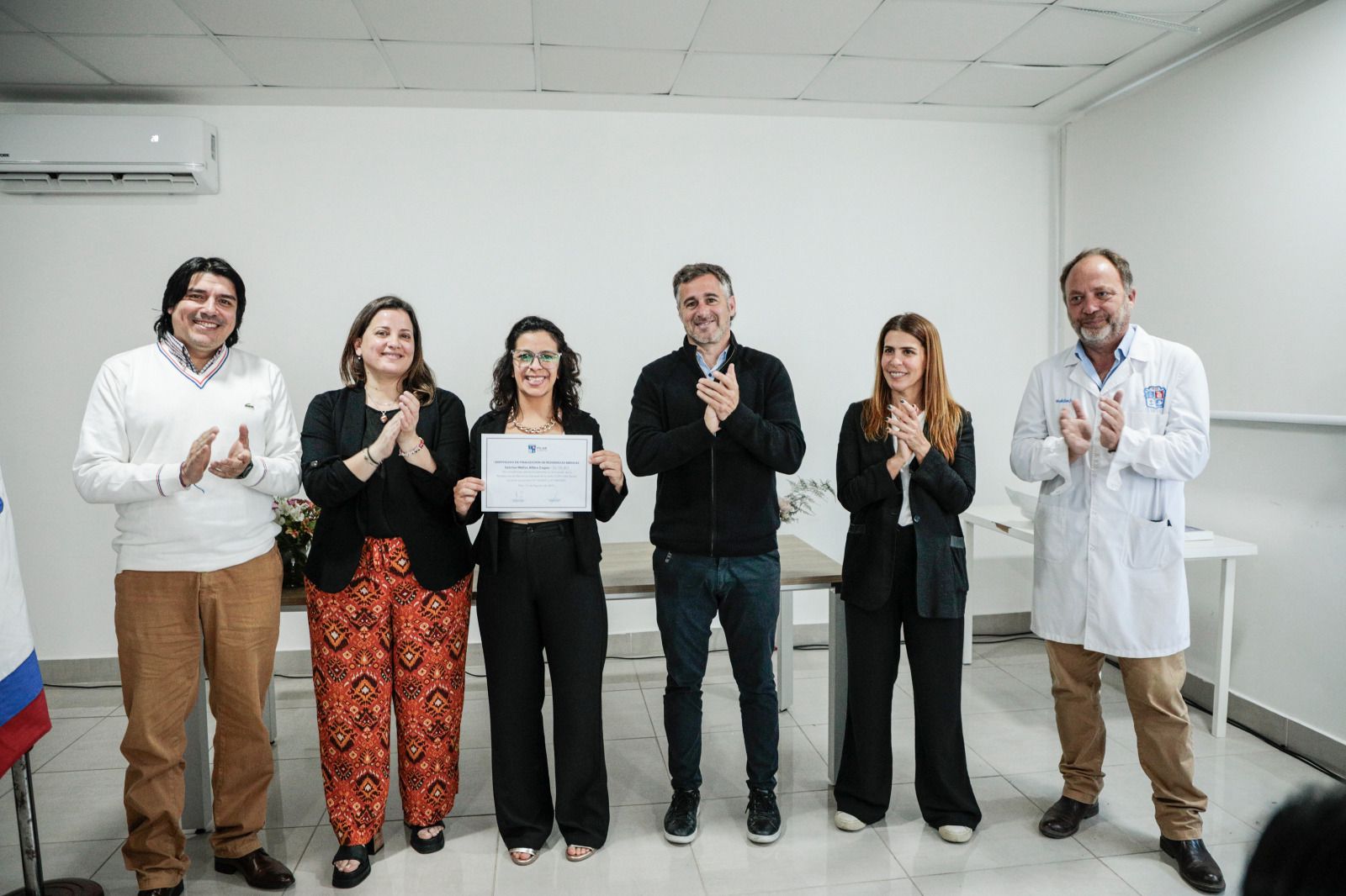 NOTICIAS PILAR:*Peralta y Achával acompañaron a profesionales médicos que finalizaron su residencia en el sistema de salud pública de Pilar*