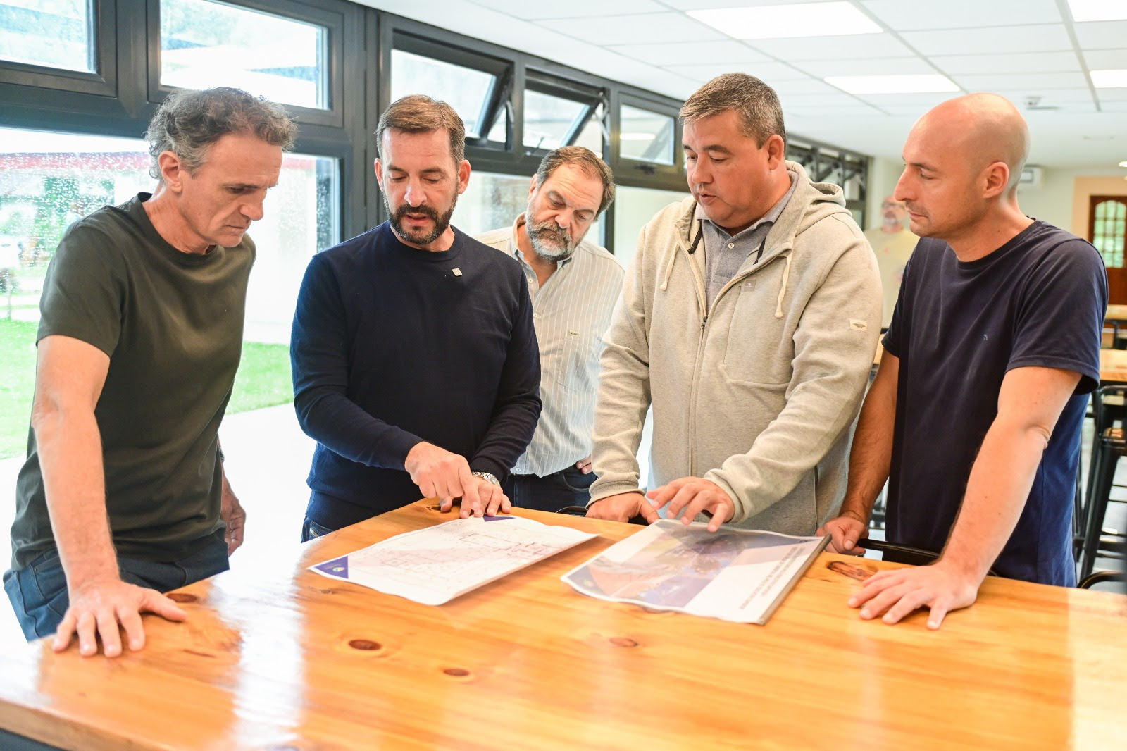 NOTICIAS ESCOBAR:SUJARCHUK Y KATOPODIS ANUNCIARON OBRAS JUNTO A PROVINCIA