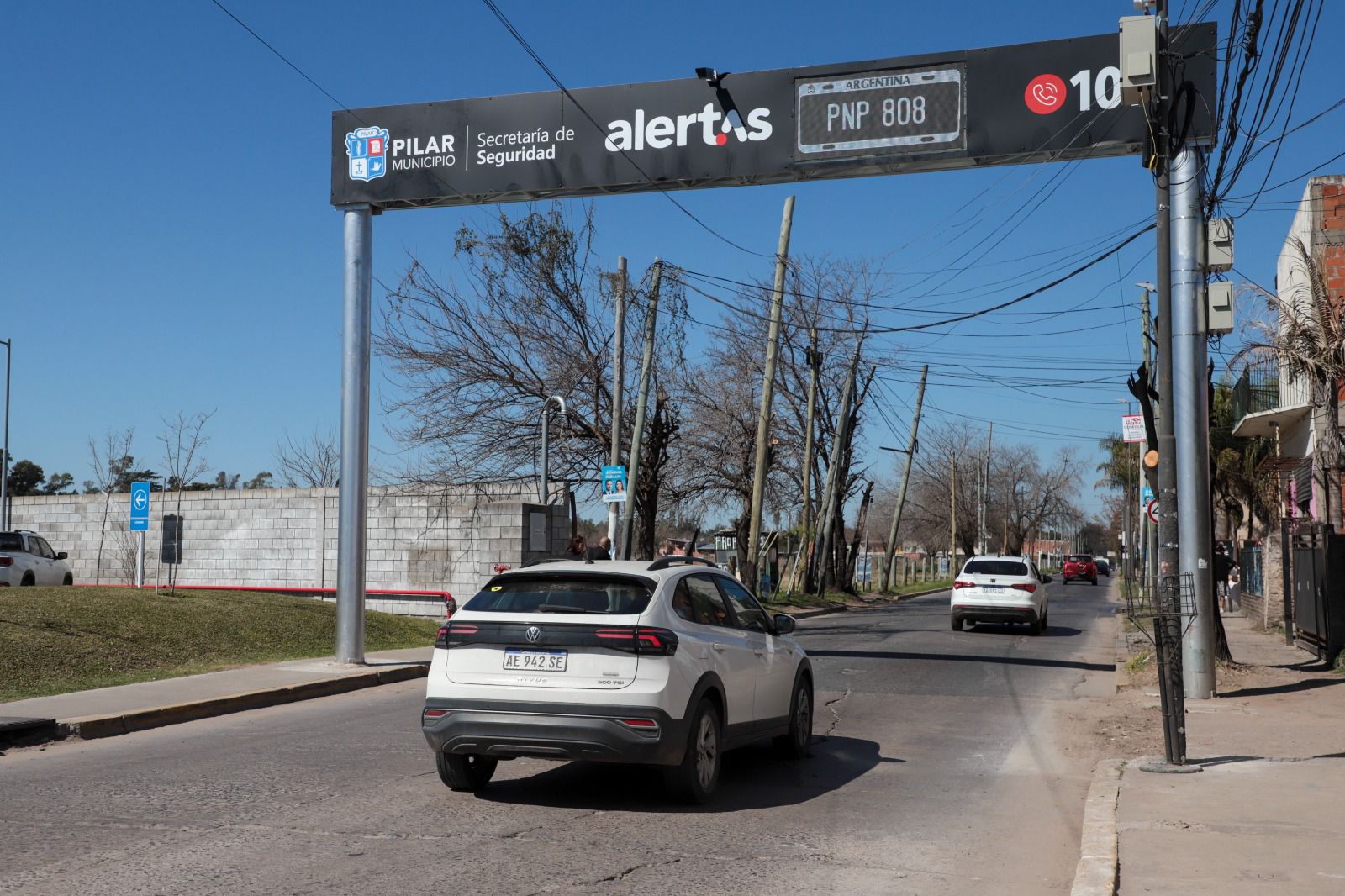 NOTICIAS PILAR:Achával y Peralta presentaron el nuevo lector de patentes en Guido y Panamericana*